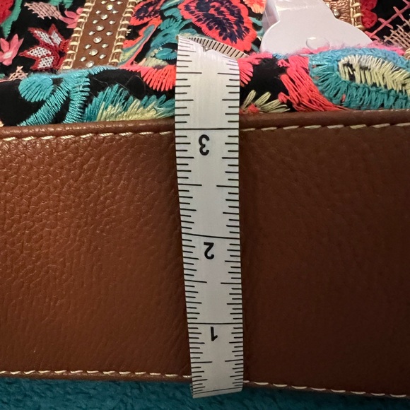 Montana West Embroidered Handbag - Picture 13 of 15